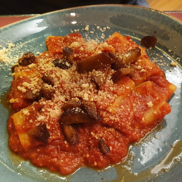 photo of Rifugio Romano Paccheri all’amatriciana vegan shared by @michibi on  09 Aug 2022 - review