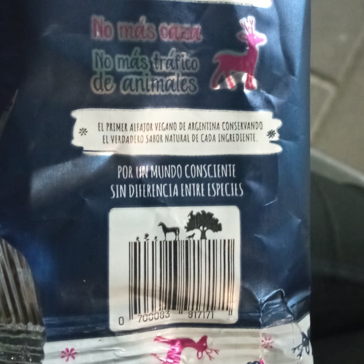 review photo of Un Rincón Vegano Alfajor de Frutos del Bosque shared by @mikamaiden on 04 Apr 2021 - review