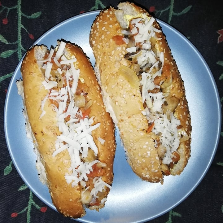 photo of Pick n Pay White Seeded Hot Dog Rolls shared by @josiearmadillo on  09 Jun 2020 - review