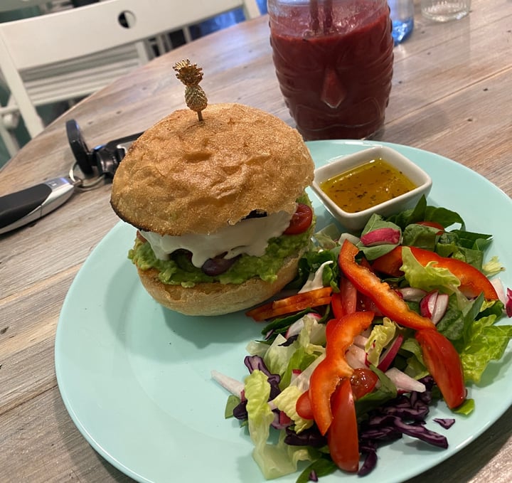 review photo of Paradise Plantbased Nice Guys Burger shared by @alexandrata on 29 Jul 2020 - review