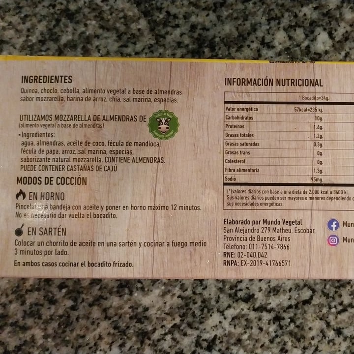 photo of Mundo Vegetal Bocaditos de quinoa con muzzalmendra sabor choclo shared by @gugudanista on  02 Sep 2021 - review