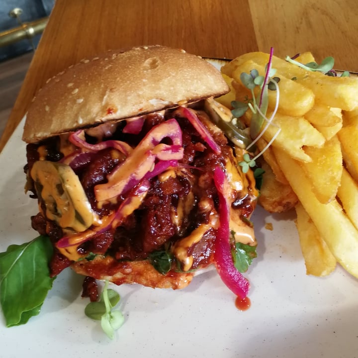 photo of Kaylee's Eatery BBQ Sticky Rib burger shared by @yuyubunny on  01 Feb 2021 - review