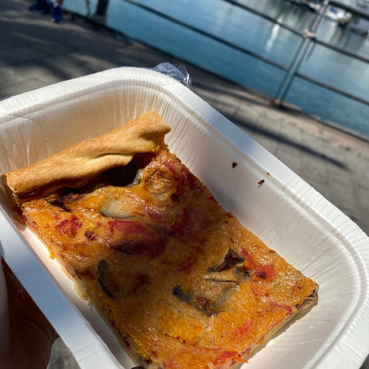 photo of Jaa Nu' Rosticceria Vegana Genova Torta salata shared by @quandleloup on  05 Aug 2021 - review