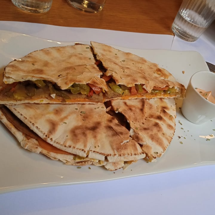 photo of Restaurante Oslo Quesadillas shared by @raquelrd on  25 Jan 2022 - review