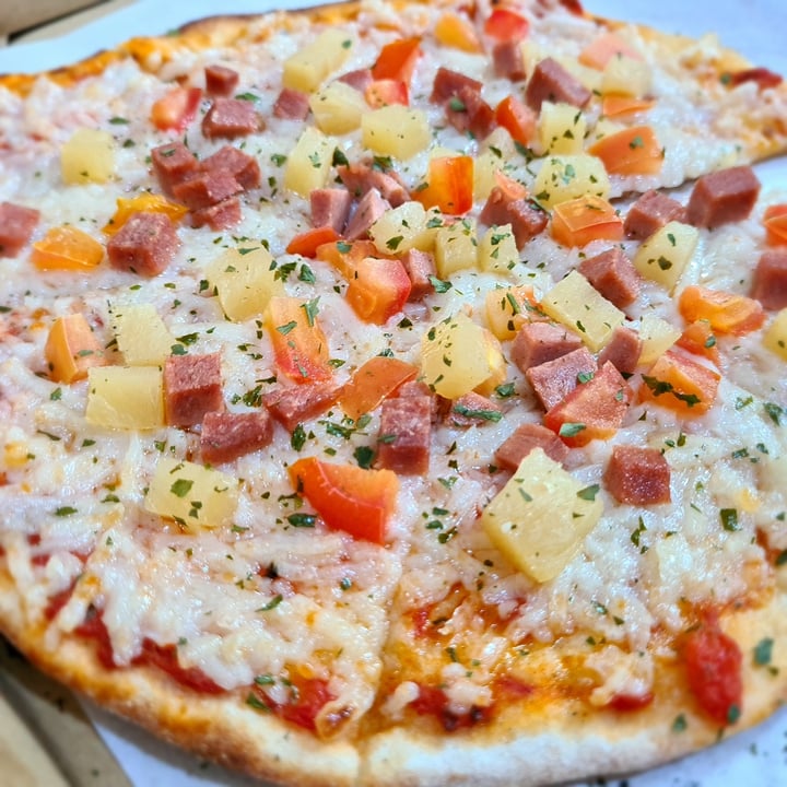 photo of Saute-San Hawaiian Pizza shared by @gretchforveg on  21 Feb 2021 - review