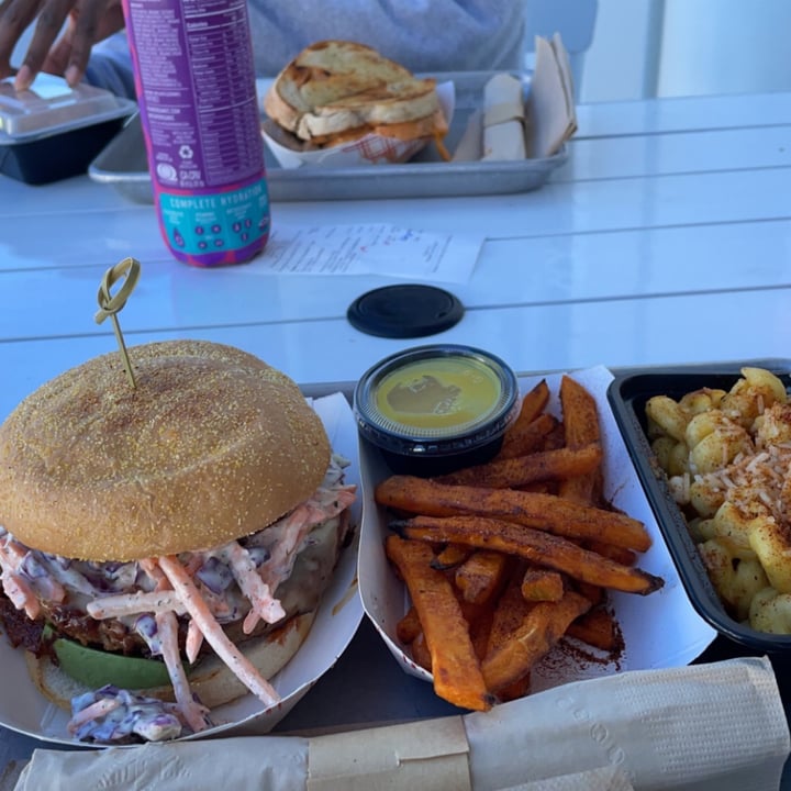 review photo of Farmacy Vegan Kitchen + Bakery Vegan Cuban shared by @stickeractivist on 04 Dec 2022 - review