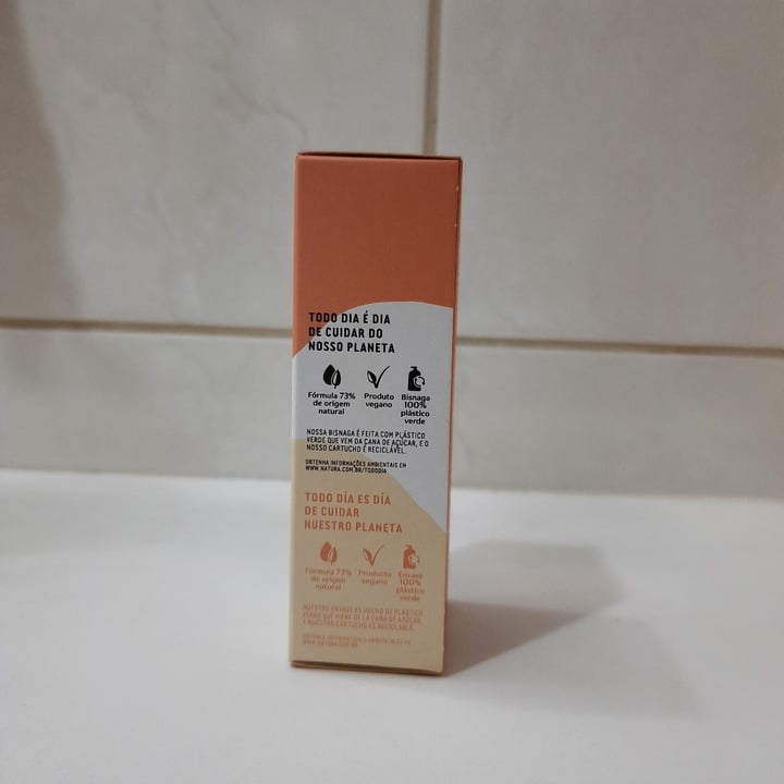 photo of Natura creme para mãos maos noz pecan shared by @julianaaoki on  24 Jun 2022 - review