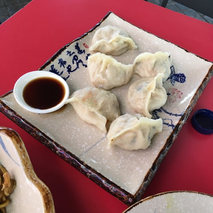 review photo of YUE LAI Raviolis de verdura 6 unidades shared by @sofimoni on 08 Sep 2021 - review