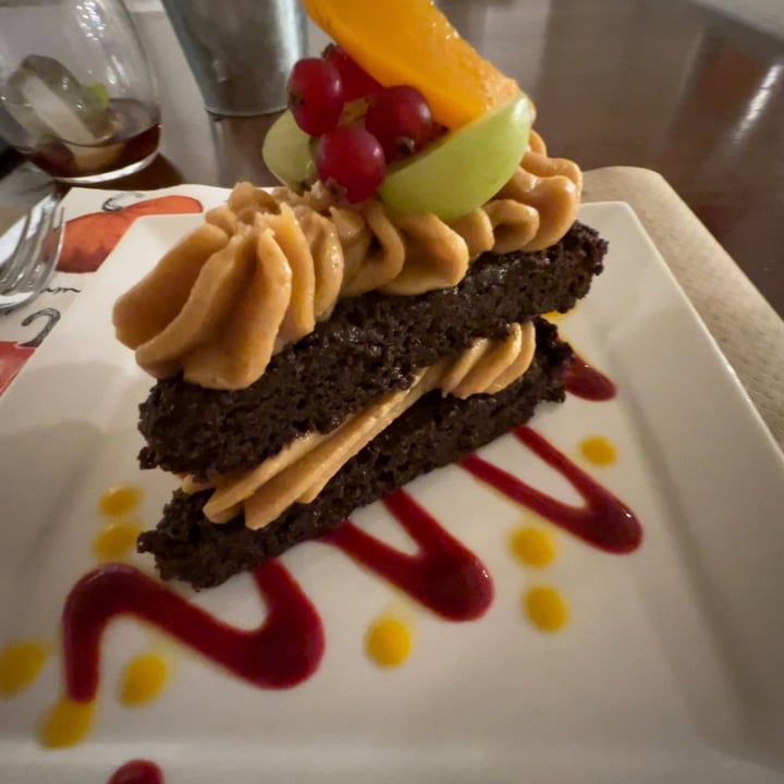 review photo of Sabores de Sandra VEGAN Restaurant Tarta de chocolate shared by @justdevzero on 07 Nov 2022 - review