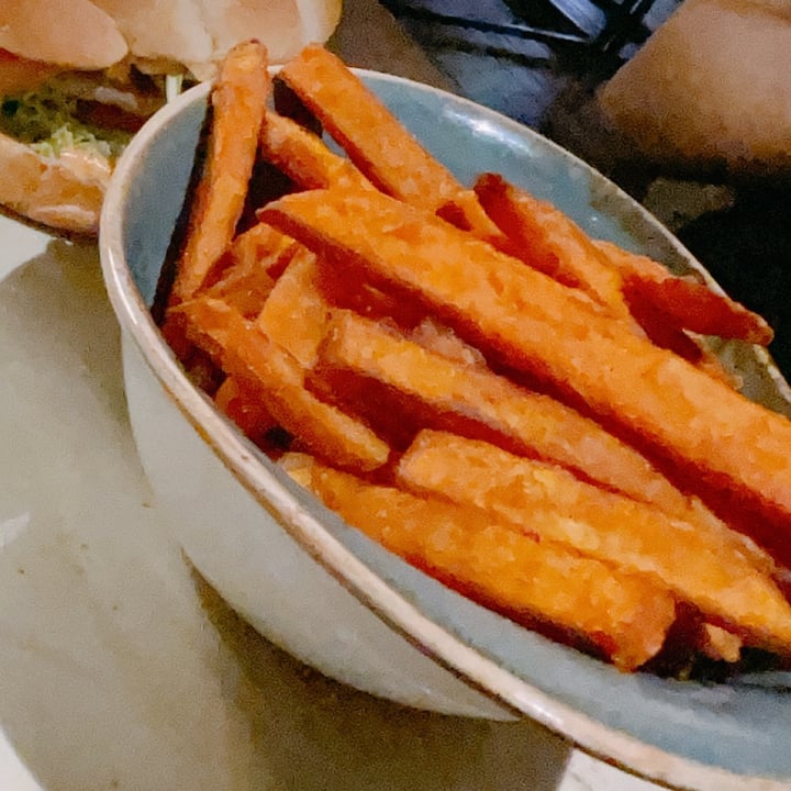 review photo of Hans Im Glück German Burgergrill Sweet Potato Fries shared by @ahgeng on 10 Oct 2021 - review