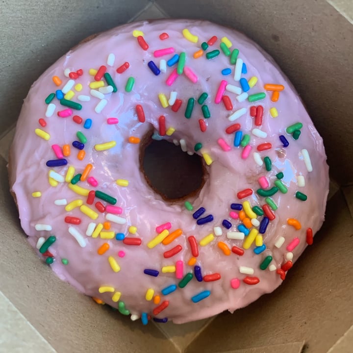photo of Santana's Vegan Grill pink sparkle donut shared by @moozoogabba on  11 Jul 2022 - review