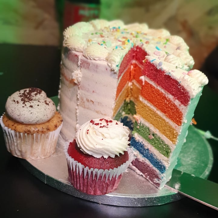 review photo of Vida Bakery Rainbow Cake shared by @veganwop on 16 Nov 2020 - review
