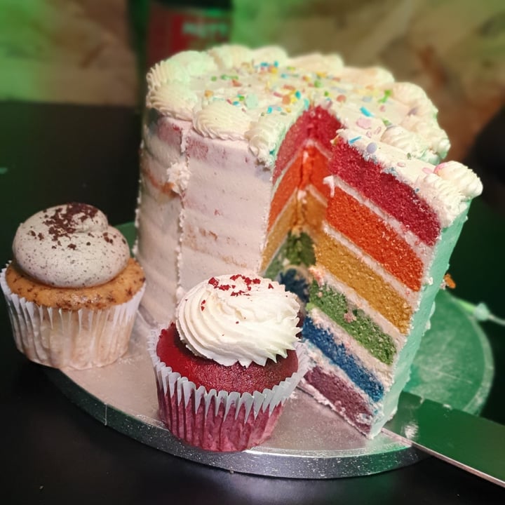 photo of Vida Bakery Rainbow Cake shared by @veganwop on  16 Nov 2020 - review