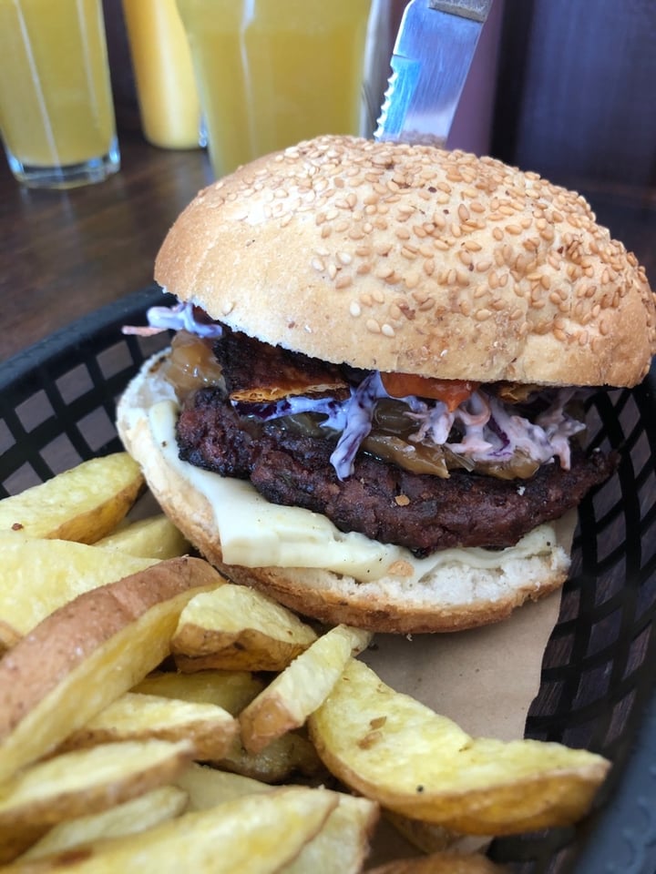 photo of Vg Burger La Bestia shared by @betarraguita on  13 Dec 2019 - review