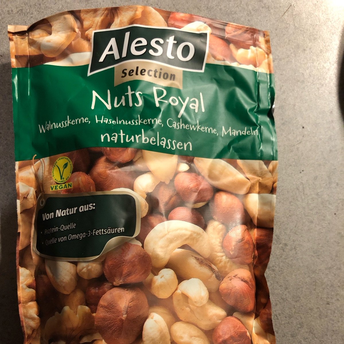Alesto Selection Nuts Royal Review | abillion