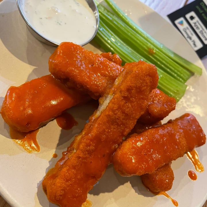 photo of Veggie Grill Wings shared by @veganwarrior666 on  15 Apr 2022 - review