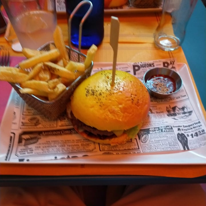 photo of Freedom Cakes American Cheeseburguer shared by @miura on  04 Nov 2022 - review