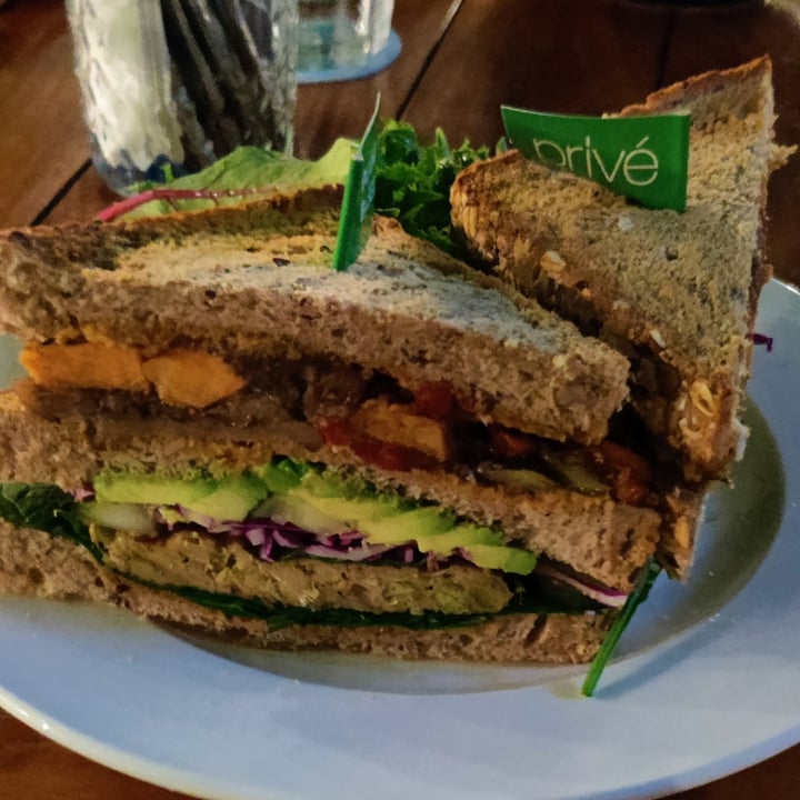 photo of Privé CHIJMES Multigrain Club Sandwich shared by @mansiv on  08 Apr 2021 - review