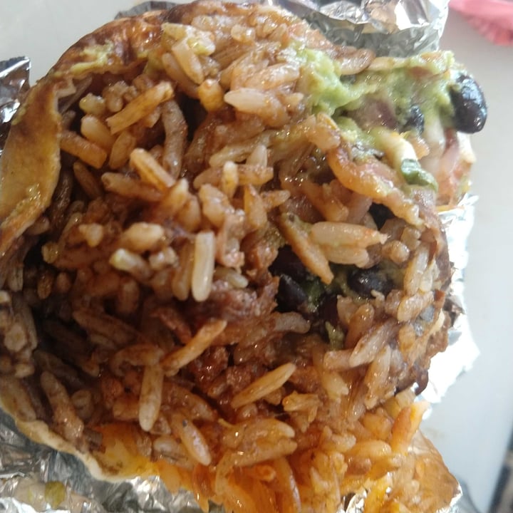 review photo of The Happy Hooligans Bar-b-q Chicken Burrito shared by @susanql on 30 Jun 2021 - review