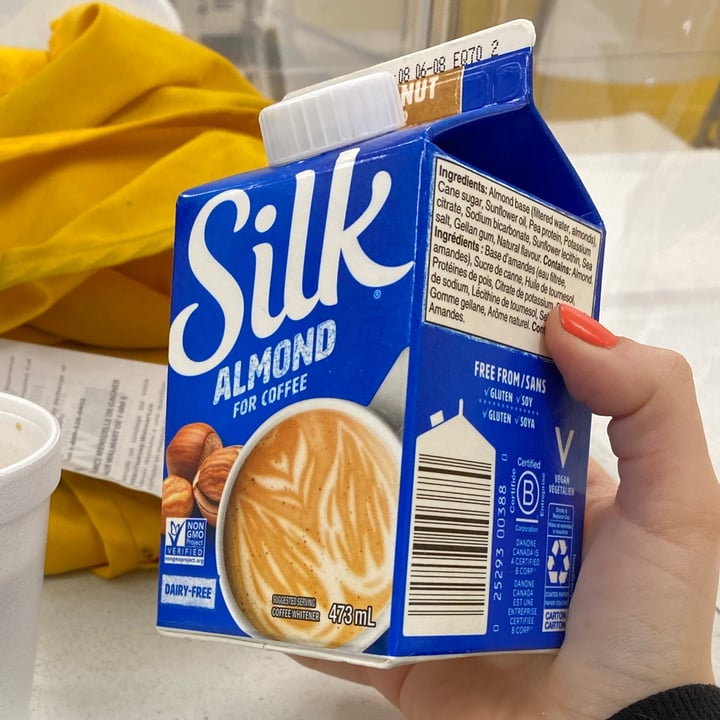 photo of Silk Almond Creamer Hazelnut shared by @andreaciccone on  25 Aug 2021 - review