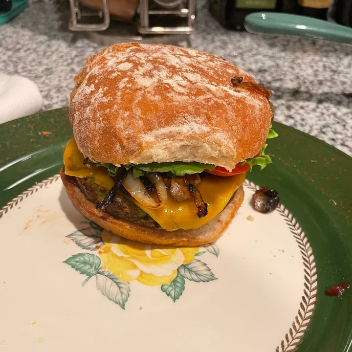 photo of Dr. Praeger's California Veggie Burgers shared by @thevagrantvegan on  25 Oct 2022 - review