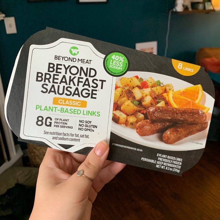 photo of Beyond Meat Beyond breakfast Sausage Classic  shared by @nicoleannettexo on  17 Jan 2021 - review