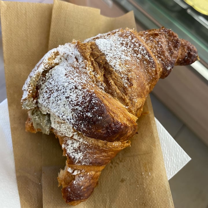 photo of Vegustibus Cornetto al Pistacchio shared by @aurory on  06 Sep 2022 - review