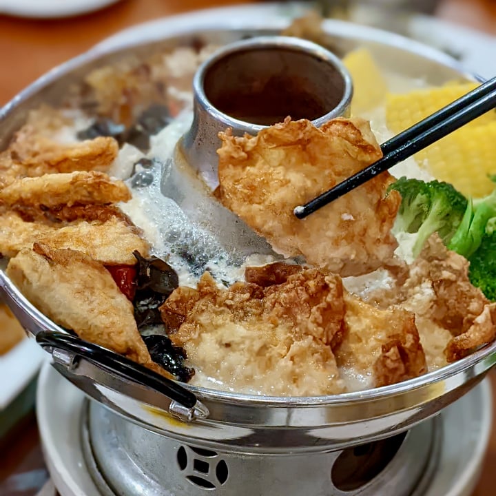 photo of New Fut Kai Vegetarian Restaurant Miso soya milk hotpot shared by @xinru-t on  13 Sep 2022 - review