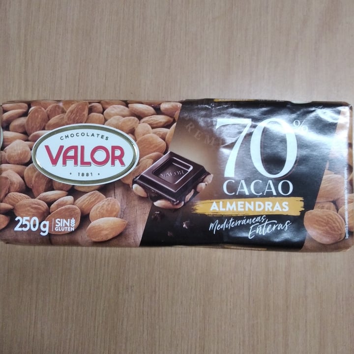 photo of Valor 70% Chocolate Negro Con Almendras shared by @irantzu on  06 Oct 2022 - review