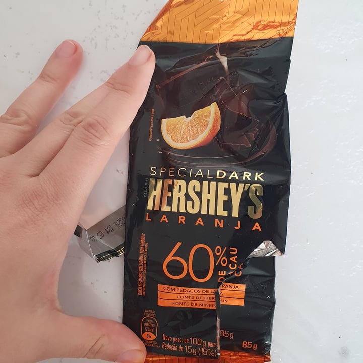 photo of Hershey's Special Dark Chocolate Laranja 60% de Cacau  shared by @carollorenzi on  23 Apr 2022 - review