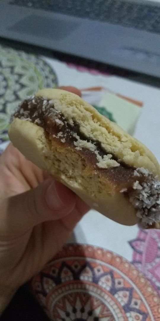 photo of Felices Las Vacas Alfajor Maicena shared by @luciabianchi on  15 Feb 2020 - review
