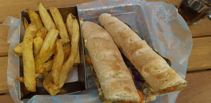 photo of Blondies Bakery Cafe Sandwich Vegano shared by @lusi7 on  06 Oct 2021 - review