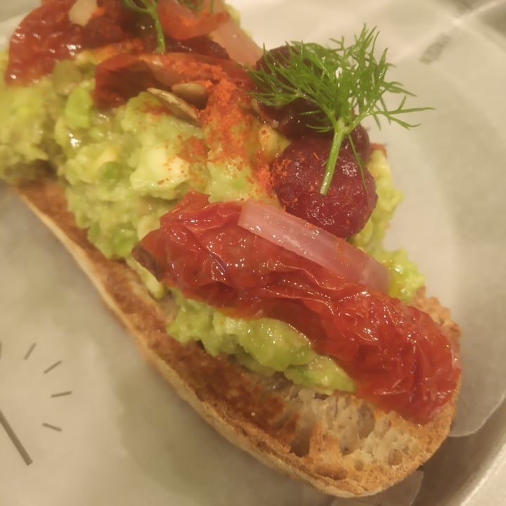 photo of Fifi Almacén Avo Toast shared by @huara on  04 May 2022 - review