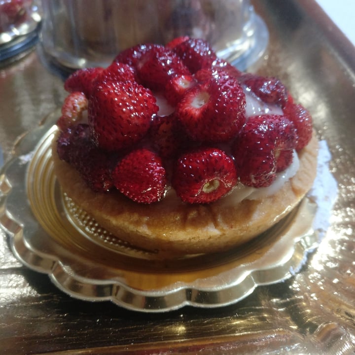 photo of Il Dolce Sapore Crostatina Alle Fragole Vegan shared by @ademarsi on  07 Apr 2022 - review