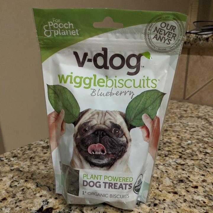 review photo of v-dog v-dog wiggle biscuits blueberry shared by @jesper42 on 29 Apr 2020 - review