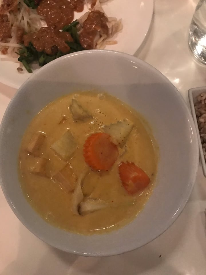 photo of Satdha Yellow curry shared by @mariapacheco on  18 Apr 2019 - review