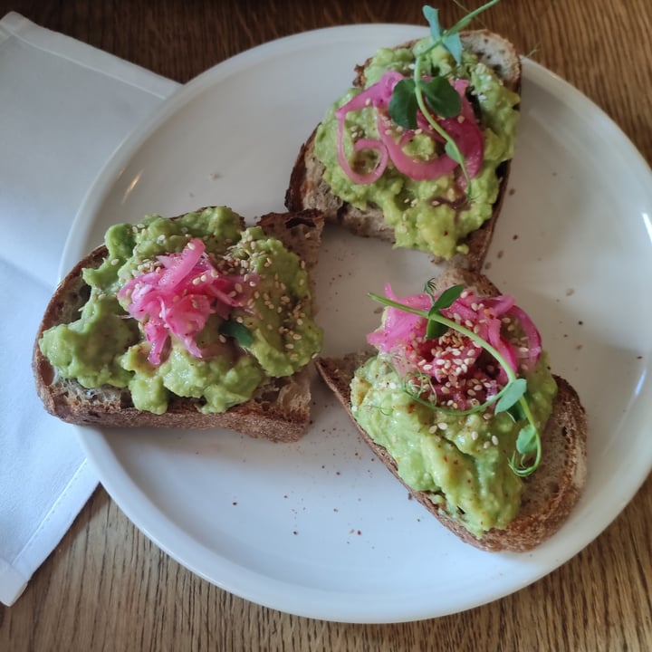 photo of FREA Bakery Avocado Bread shared by @claveg on  19 Nov 2022 - review