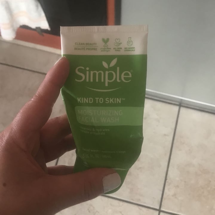 photo of Simple Moisturising facial wash shared by @malise on  26 Nov 2021 - review