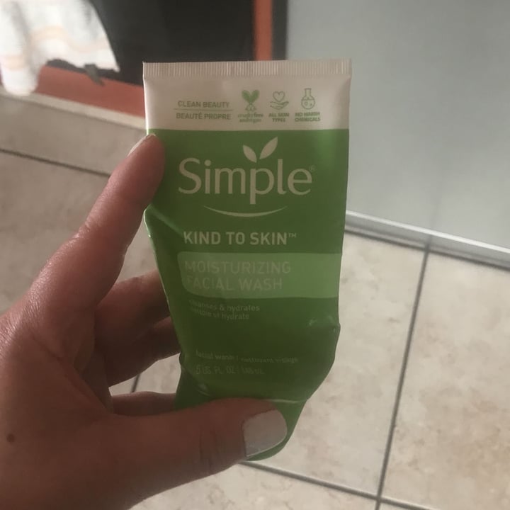 review photo of Simple Moisturising facial wash shared by @malise on 26 Nov 2021 - review
