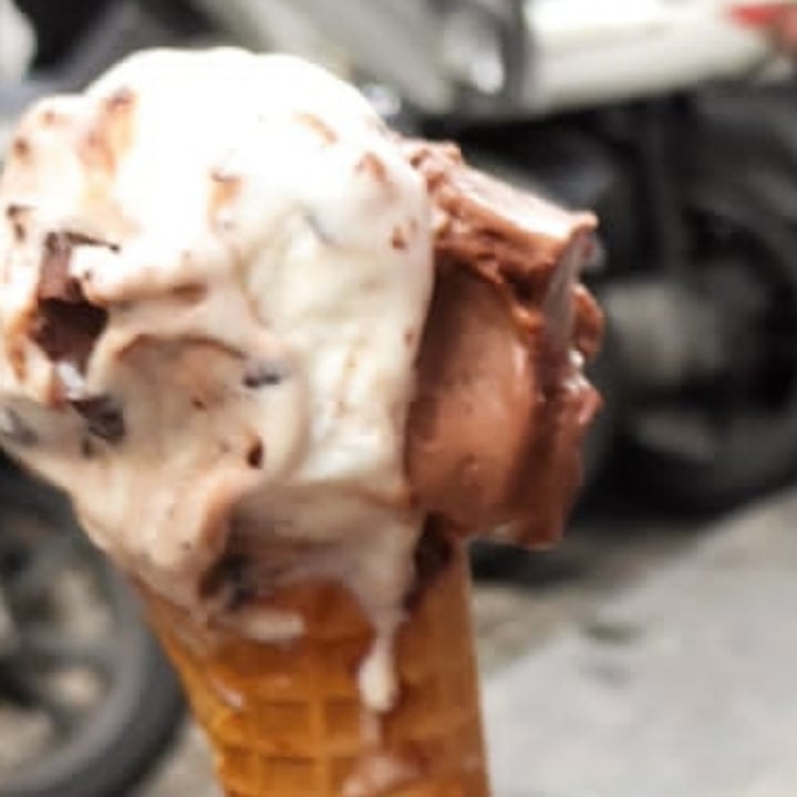 photo of Il Gelatiere Di Saccoia Ferdinando E C.Snc Gelato Cremino e Gianduia shared by @manu97 on  18 May 2022 - review