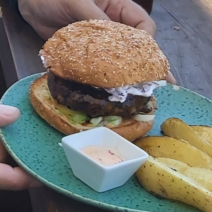 photo of The Commons The Commons BBQ Burger shared by @dwatling on  16 Jan 2022 - review