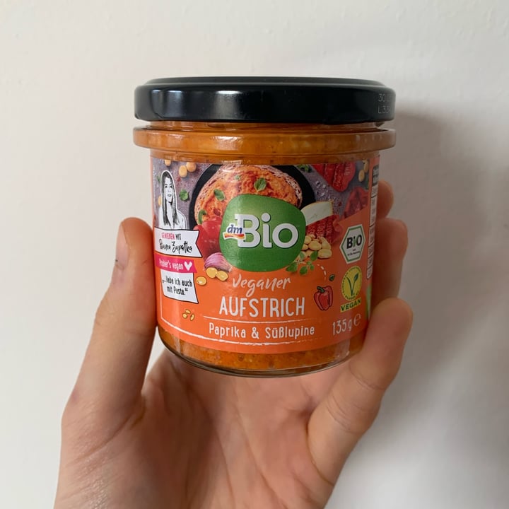 photo of dmBio Veganer Aufstrich Paprika + süße Lupine shared by @veganbypauline on  23 Jan 2022 - review