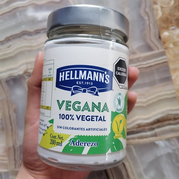 photo of Hellmann’s Aderezo vegano shared by @saraaadag on  26 Oct 2021 - review