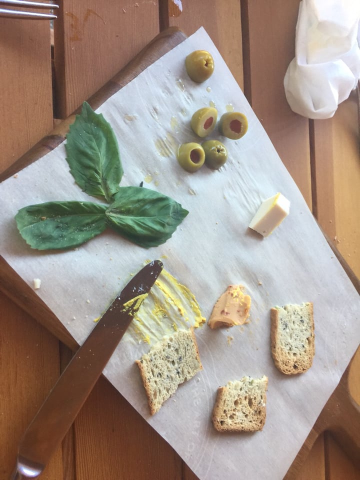 photo of Eve Olive Cheese platter shared by @leafnotbeef on  08 Aug 2018 - review