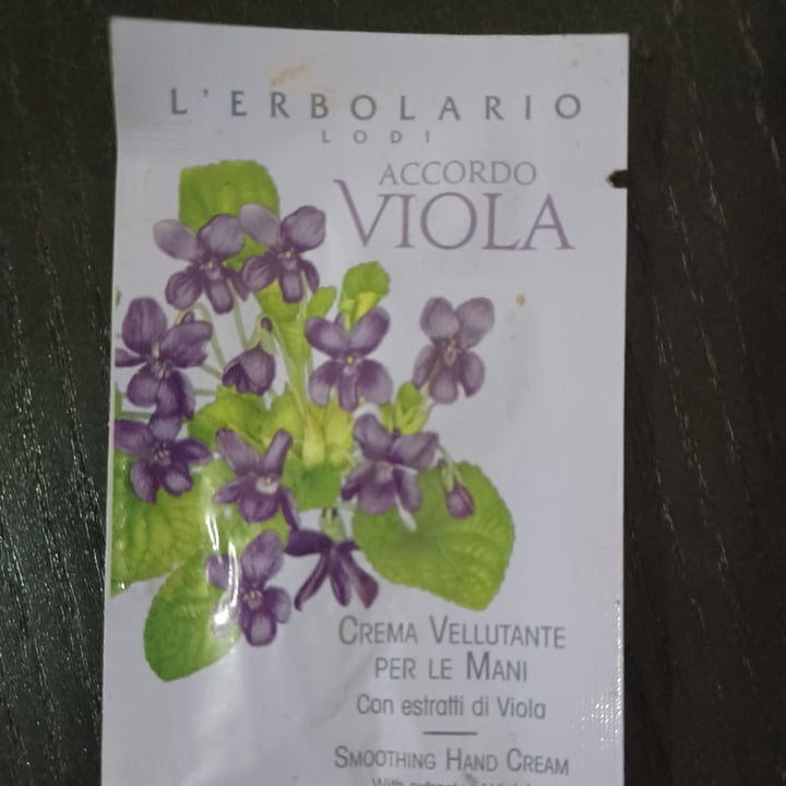 review photo of L’Erbolario Accordo Viola crema mani shared by @sarettaveg on 18 Aug 2022 - review