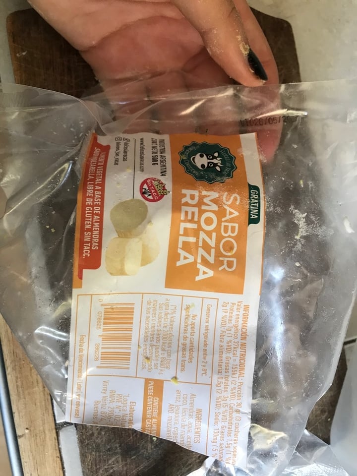 review photo of Felices Las Vacas Mozzarella shared by @vickycampano on 20 Apr 2020 - review