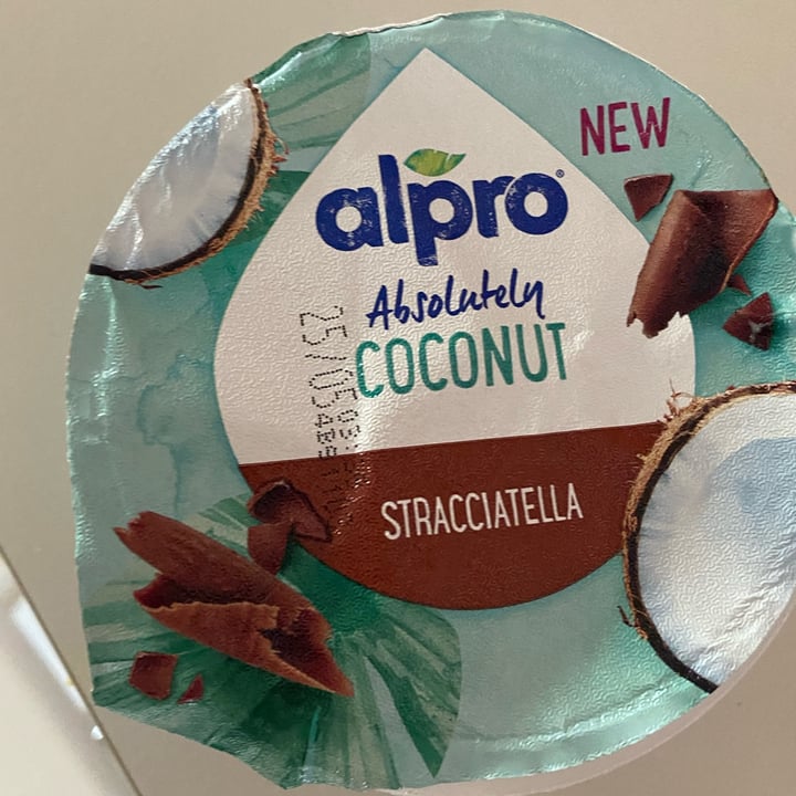 review photo of Alpro Absolutely Coconut Stracciatella shared by @ellielli on 16 May 2022 - review