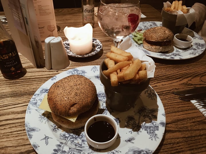photo of Homestead plant based burger shared by @eldav on  20 Feb 2020 - review