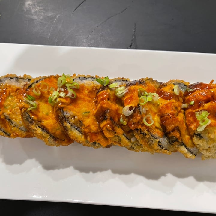 photo of vegan castle Volcano Roll shared by @yelloow7 on  19 Jul 2021 - review