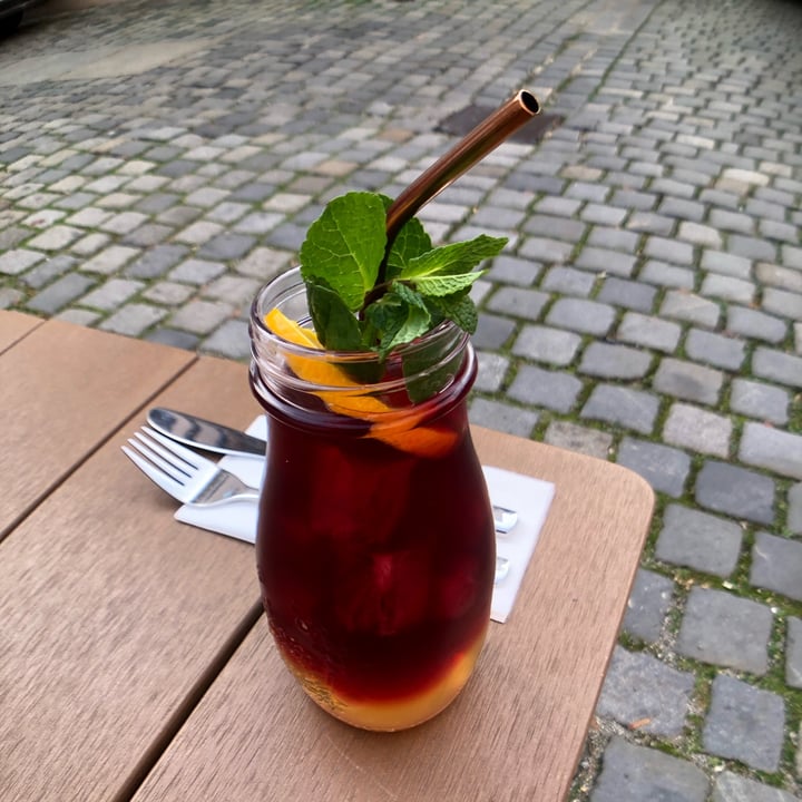 photo of Emmi's Augsburg Homemade Ice Tea (Johannisbeere-Holunder) shared by @franzepam on  29 Oct 2022 - review